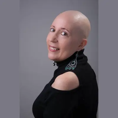 portrait de femme atteinte du cancer du sein, maladie accompagnée en sophrologie par Cécile Cuby à Fontainebleau-Avon